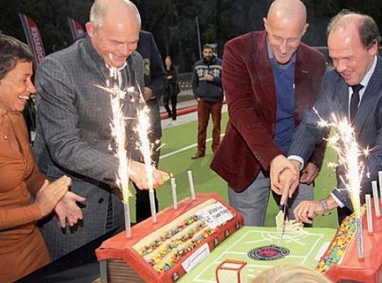 Inhuldiging 4e kunstgrasveld voor HKC Dragons Inhuldiging 4e kunstgrasveld voor HKC Dragons