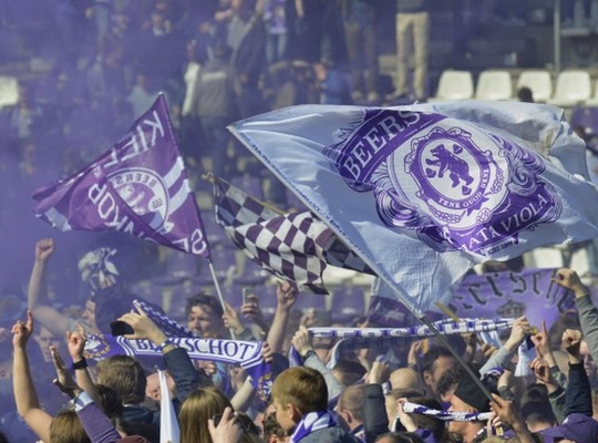 supporters Beerschot Wilrijk (foto Jan Mees) supporters Beerschot Wilrijk (foto Jan Mees)