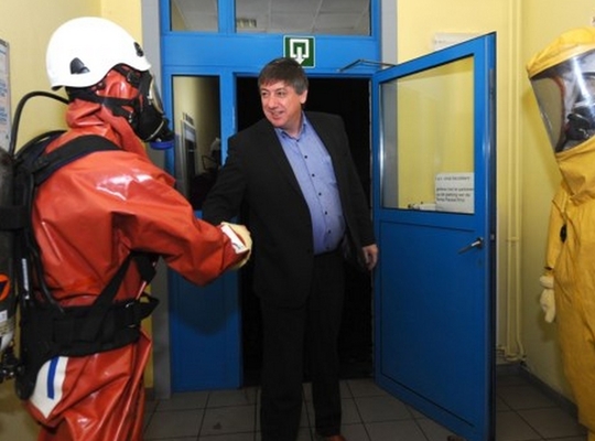 Jan Jambon bezoekt Brasschaatse kazerne Civiele Bescherming Jan Jambon bezoekt Brasschaatse kazerne Civiele Bescherming