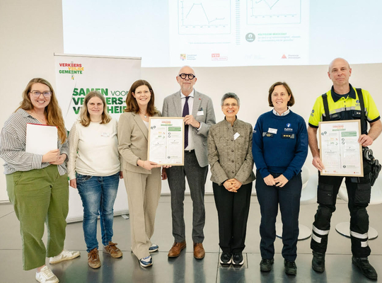 Benoeming van Brasschaat tot verkeersveilige gemeente met o.a. Goele Fonteyn, Luk Lemmens en Cathy Berx.
